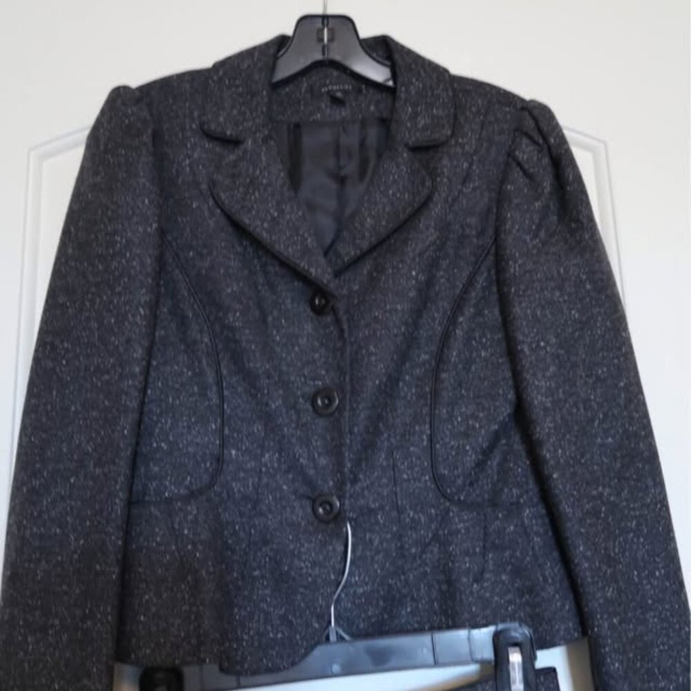 Semantiks Wool Suit, Skirt size 0P, Jacket size 2P